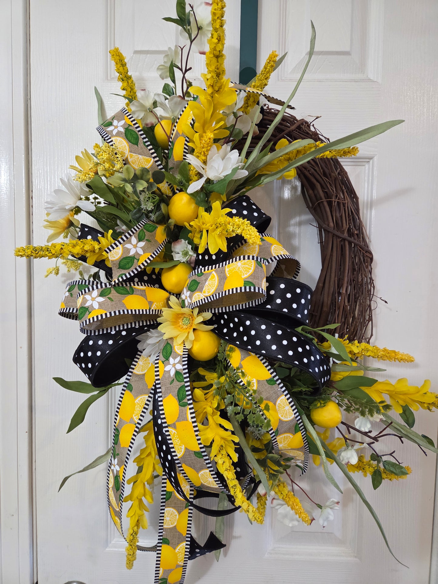 Wreath - Grapevine Lemon (14")