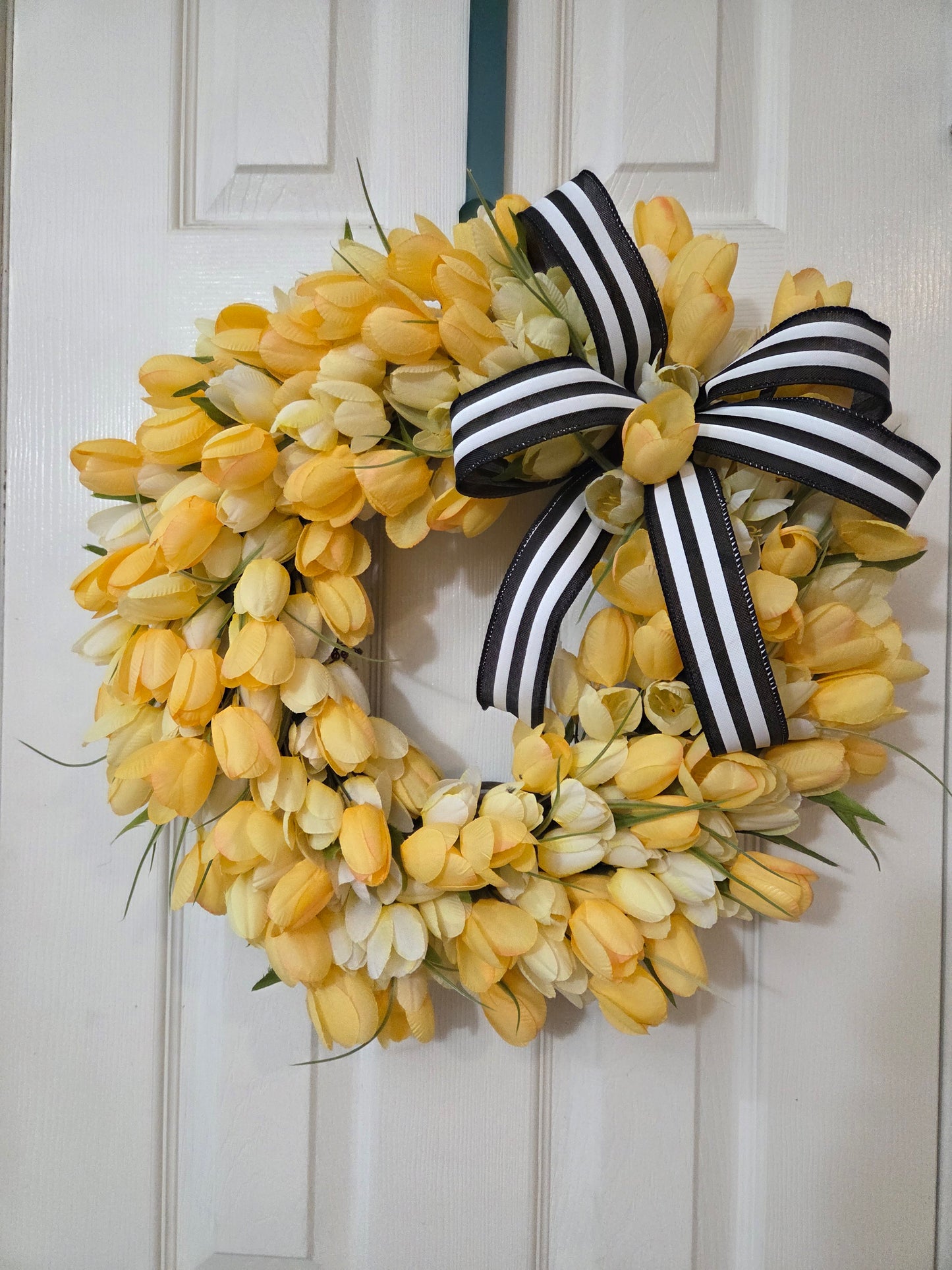 Wreath - Yellow tulips