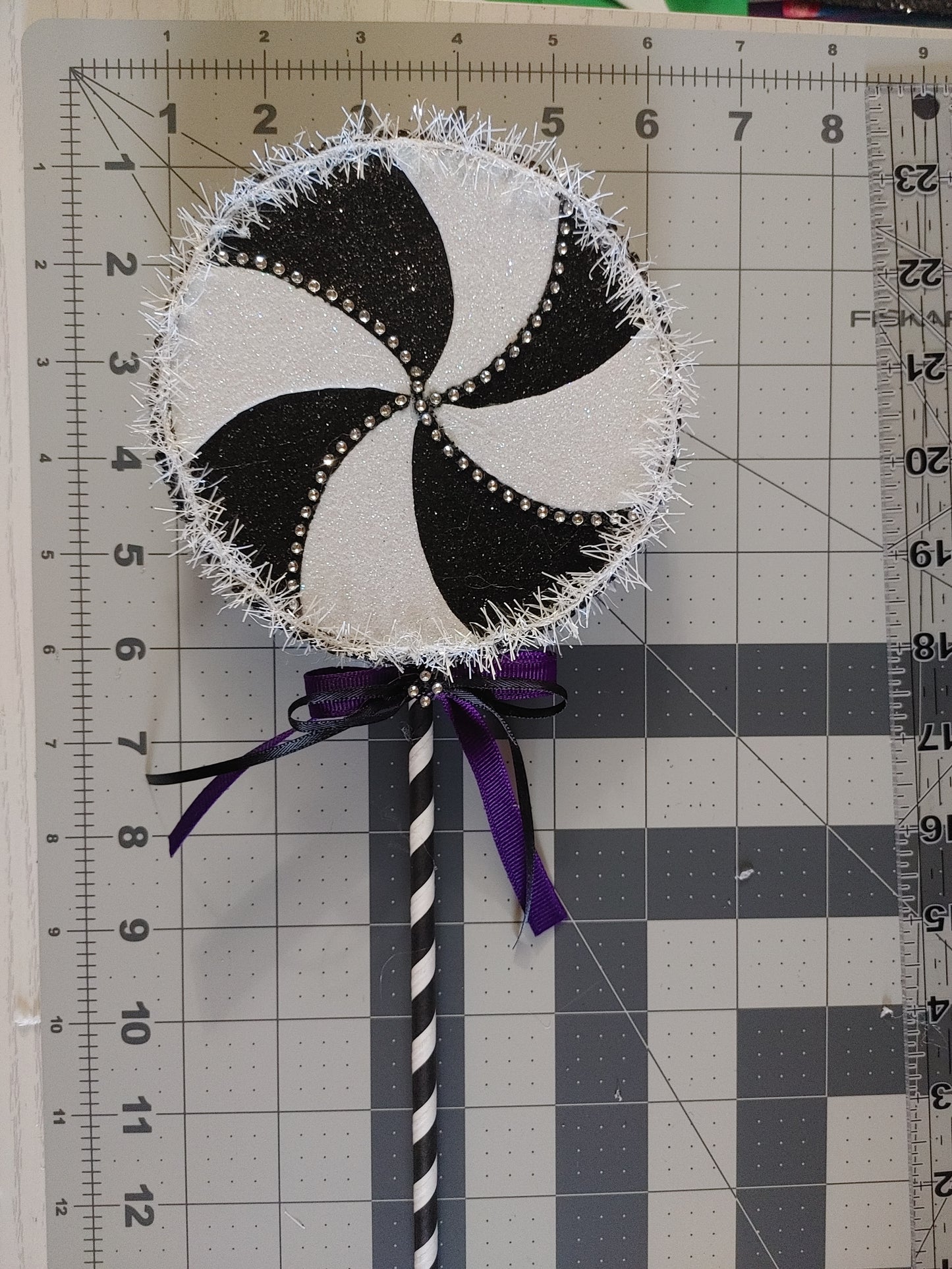 Wreath Embellishment - Foam Candy Attachment Ex-Large