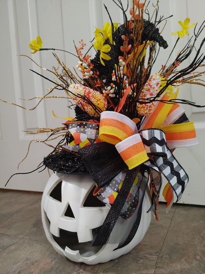 Pumpkin (White) in Witch Hat (lights up)