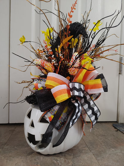 Pumpkin (White) in Witch Hat (lights up)