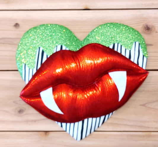 Wreath Attachment - Vampire lips w/Fangs on Heart
