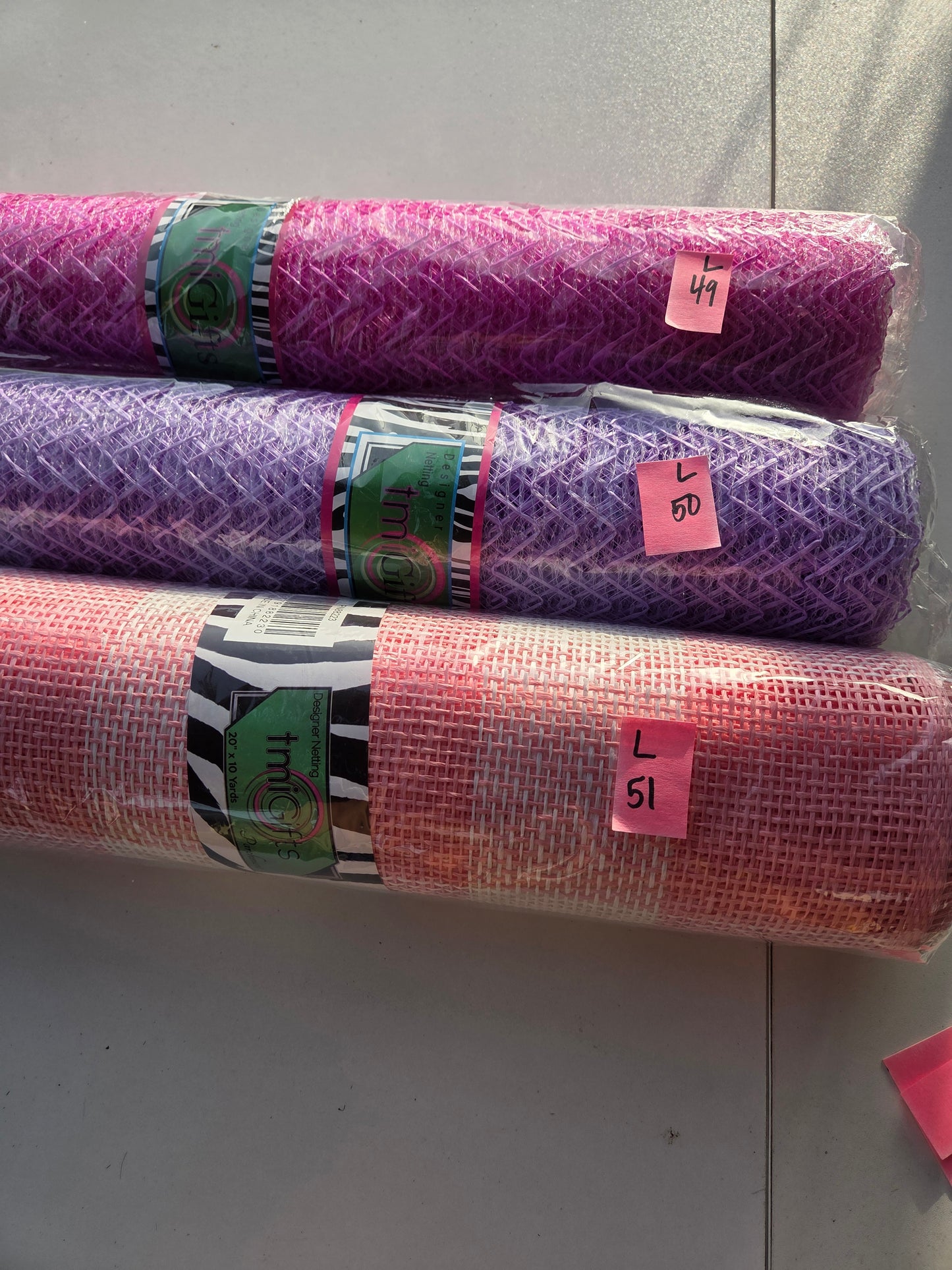 Destash - 21 inch deco mesh (49 -51)