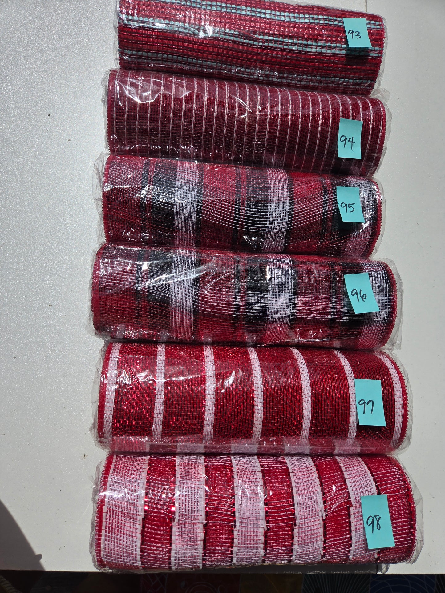 Destash - 10 inch deco mesh (93-98)