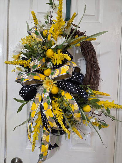 Wreath - Grapevine Lemon (14")