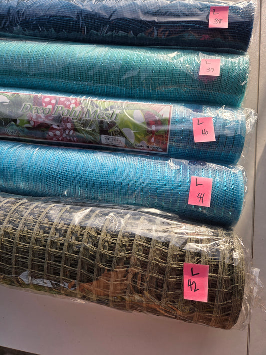Destash - 21 inch deco mesh (38 - 42)