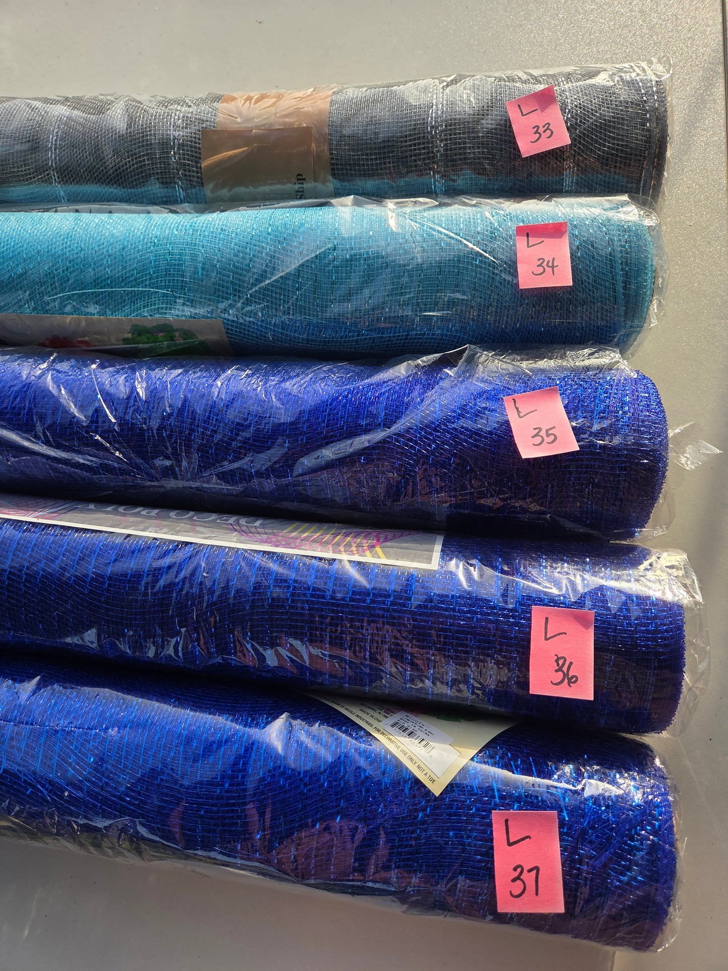 Destash - 21 inch deco mesh (33-37)