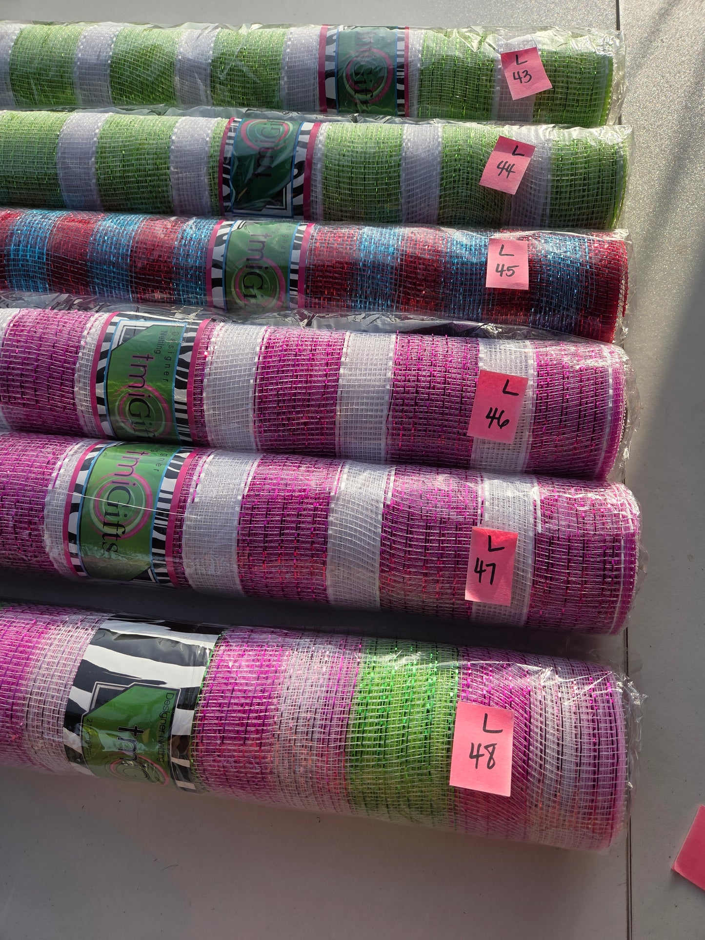 Destash - 21 inch deco mesh (43- 48)
